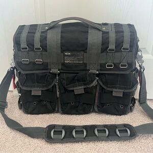 Oakley Tactical Field Gear AP Bag SI Laptop Messenger Briefcase Day Pack Black